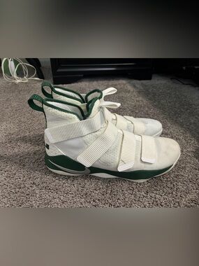 Nike Zoom LeBron Soldier White / Green  Men's Size 16 Hook Loop Straps No Insole